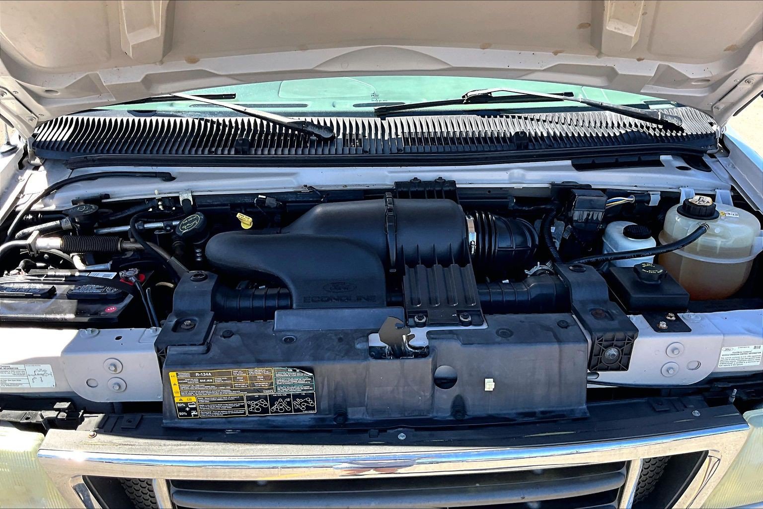 Used 2005 Ford E-350 and Econoline 350 XL RWD image 9