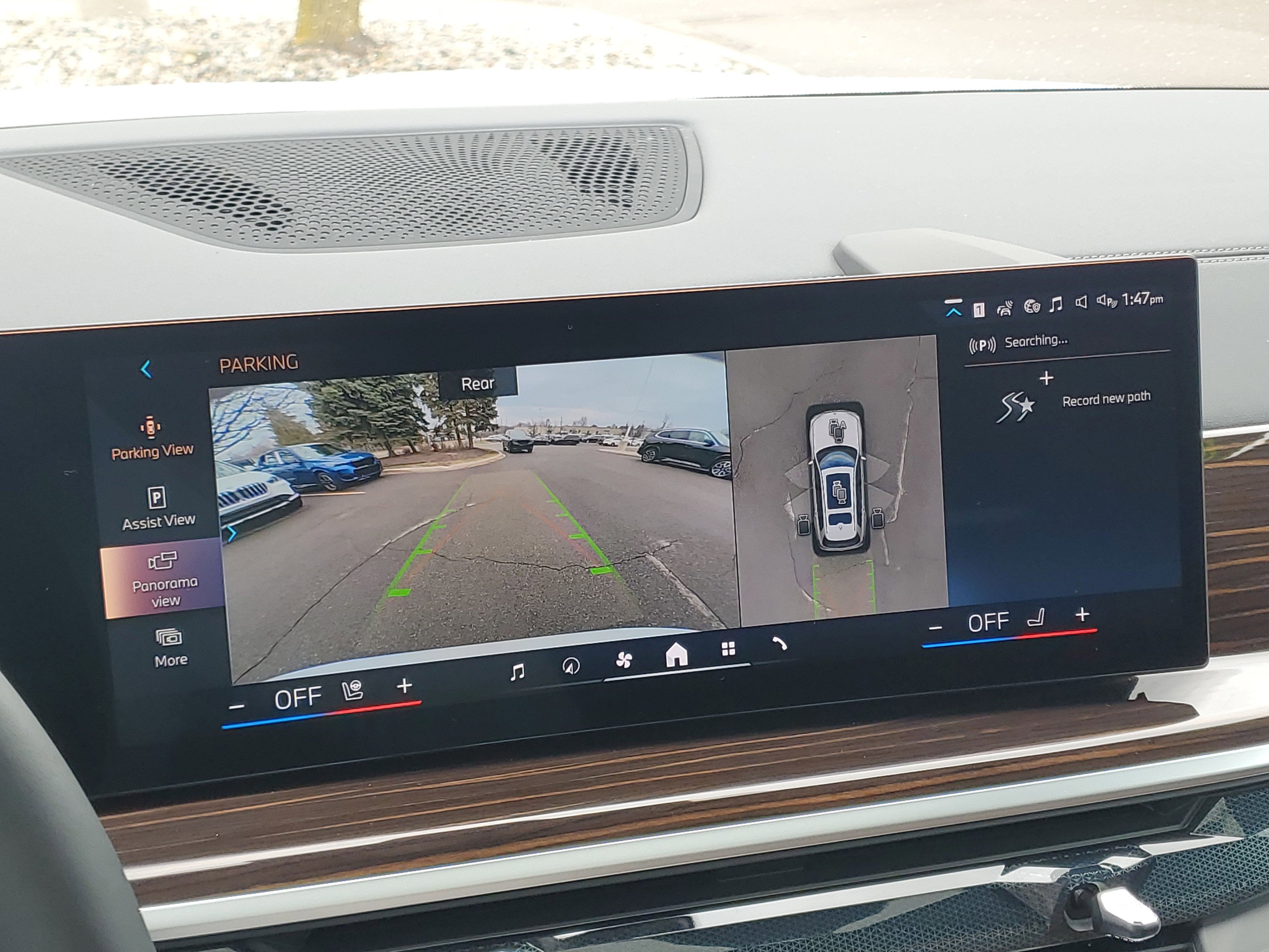 Certified 2025 BMW X7 xDrive40i w/ M Sport Package image 17