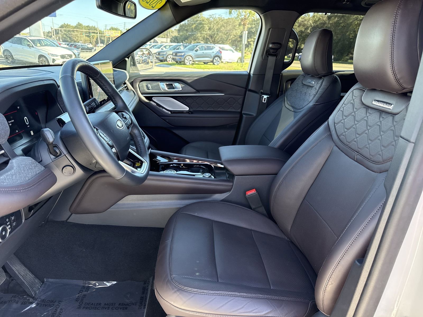 Used 2025 Ford Explorer Platinum w/ Ultimate Package image 9