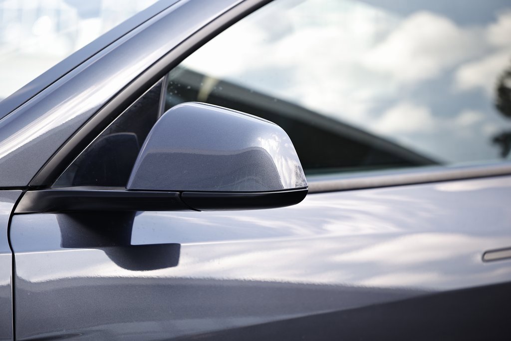 Used 2022 Tesla Model Y Long Range image 11