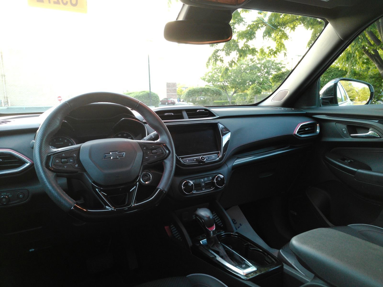 Used 2023 Chevrolet TrailBlazer RS w/ Sun and Liftgate Package AWD/4WD image 8