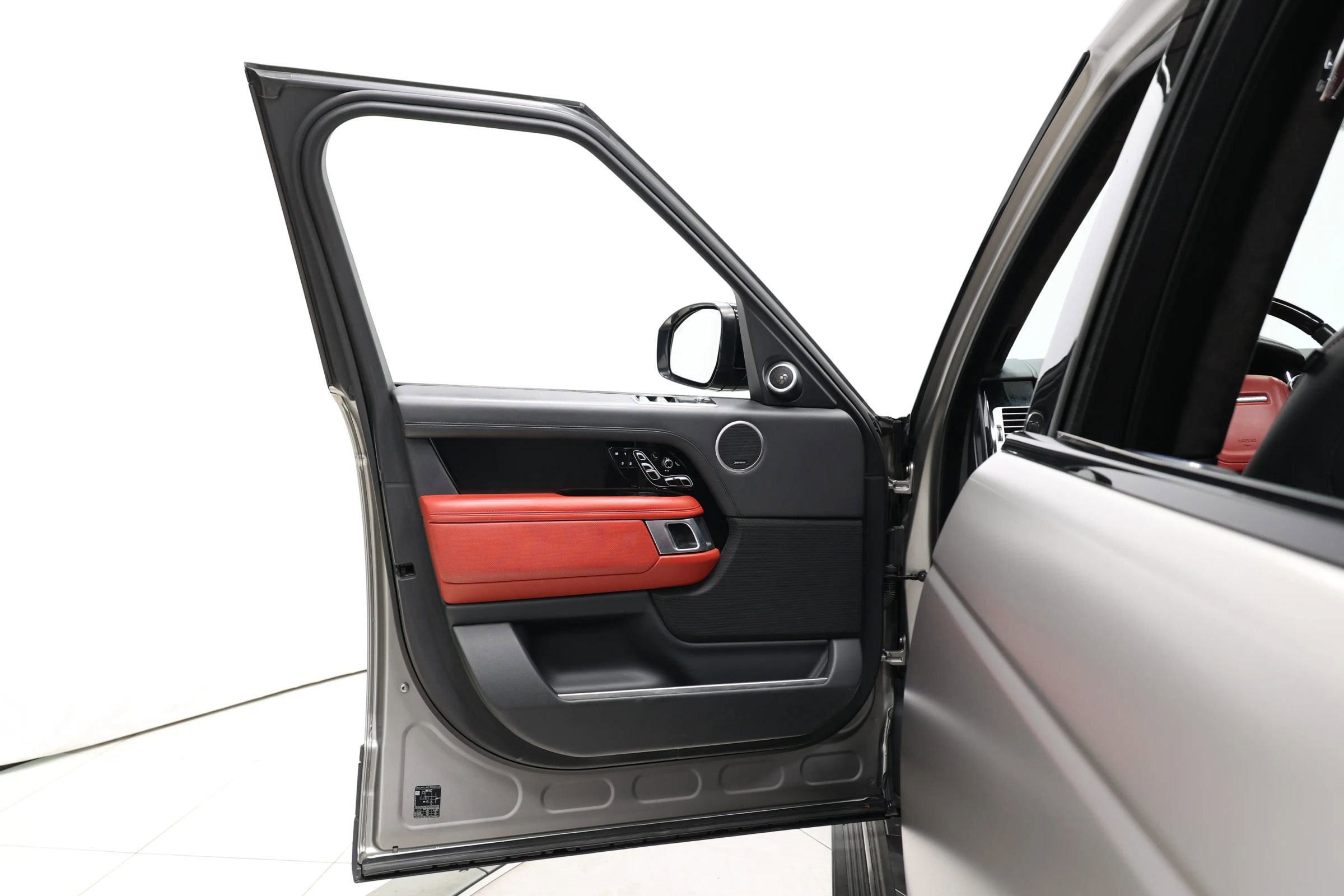 Used 2020 Land Rover Range Rover SV Autobiography Dynamic image 10