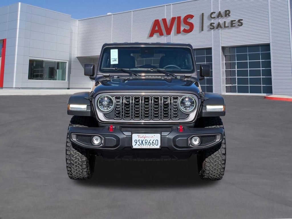 Used 2025 Jeep Wrangler Unlimited Rubicon image 2