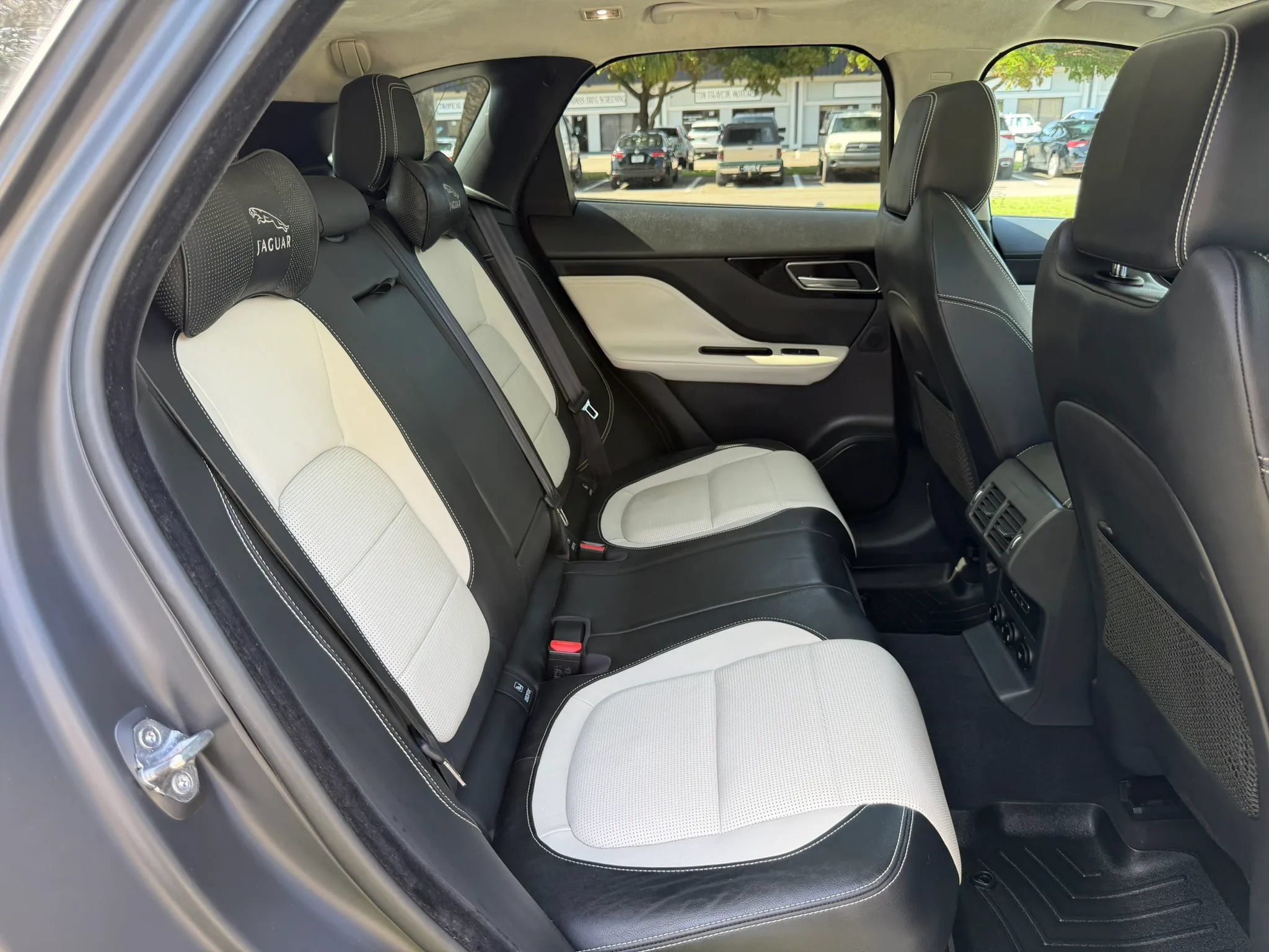 Used 2020 Jaguar F-PACE R-Sport AWD/4WD image 35