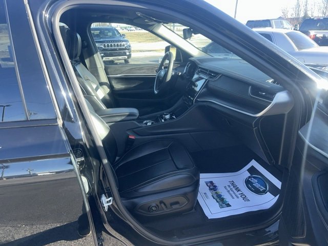 Used 2024 Jeep Grand Cherokee L Limited w/ Luxury Tech Group II image 28