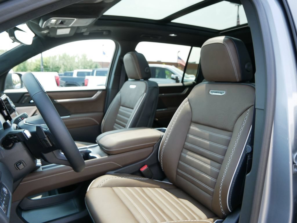 New 2026 GMC Acadia Denali Ultimate w/ LPO, Floor Liner Package AWD/4WD image 5