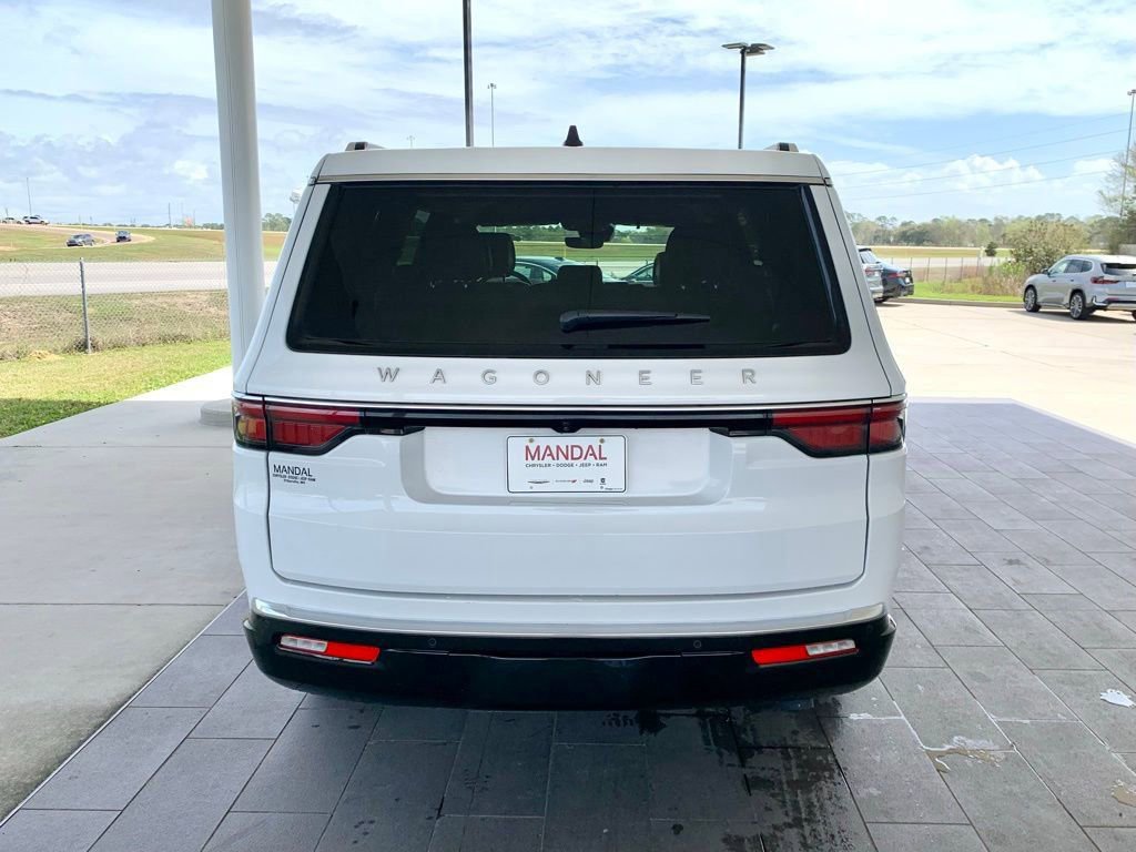 Used 2025 Jeep Wagoneer Series II w/ 8-Passenger Seating Package image 6