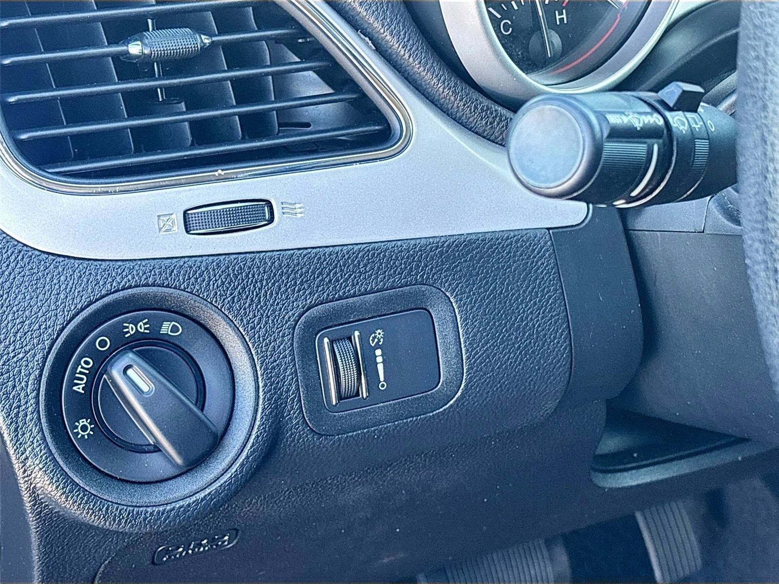 Used 2020 Dodge Journey SE image 11