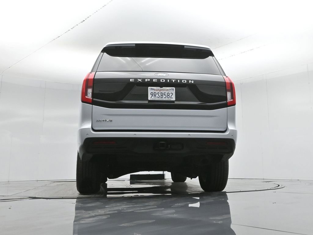 Certified 2025 Ford Expedition Active image 54