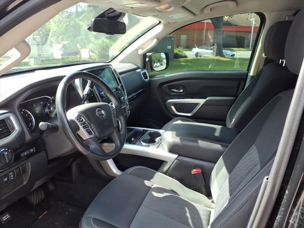 Used 2021 Nissan Titan SV w/ SV Convenience Package image 10