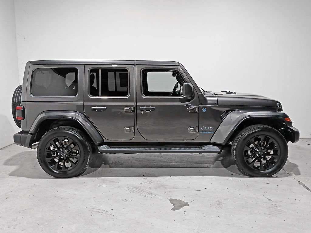 Used 2025 Jeep Wrangler Unlimited Sahara image 7