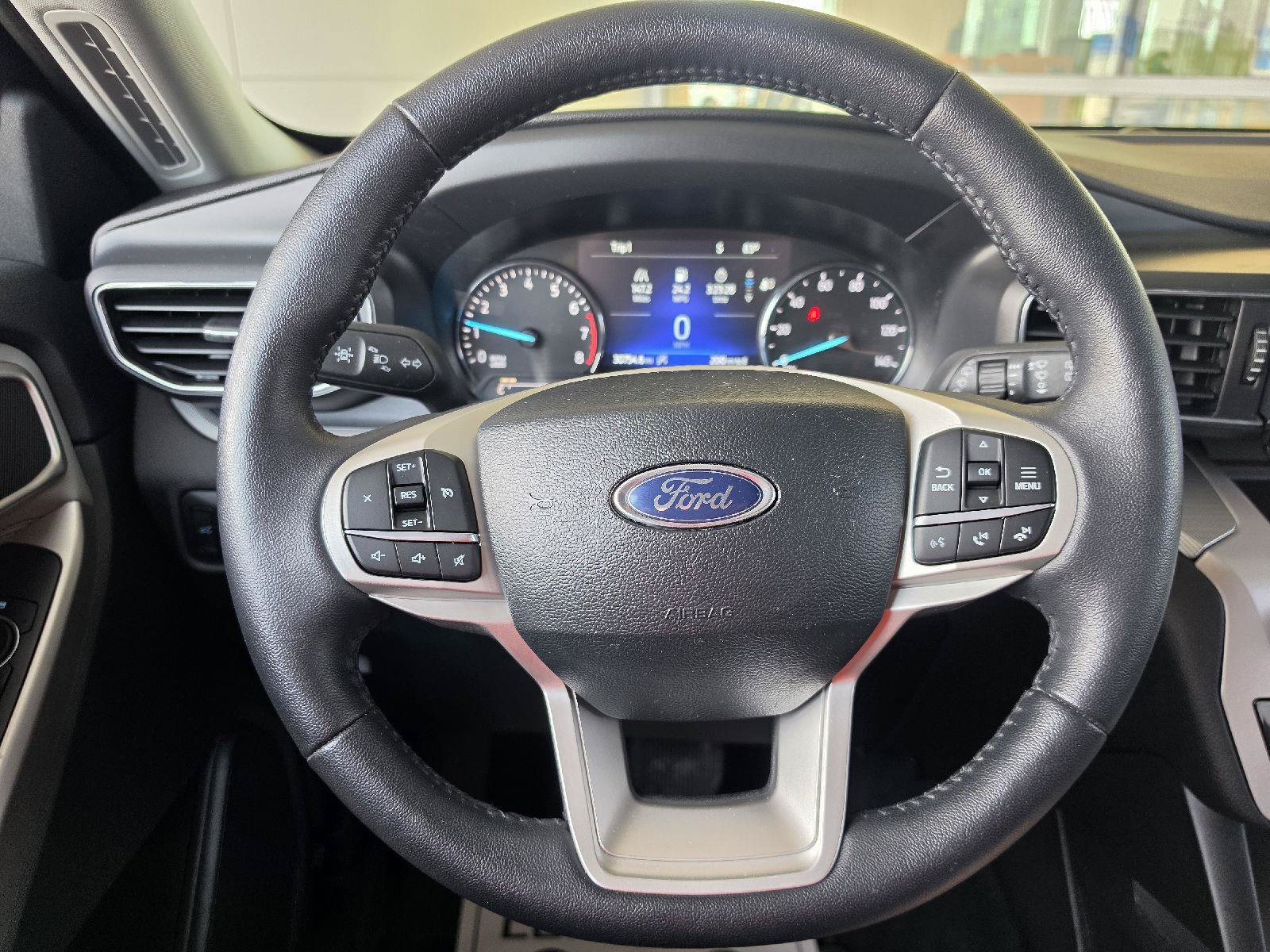 Used 2024 Ford Explorer XLT w/ Equipment Group 202A AWD/4WD image 20