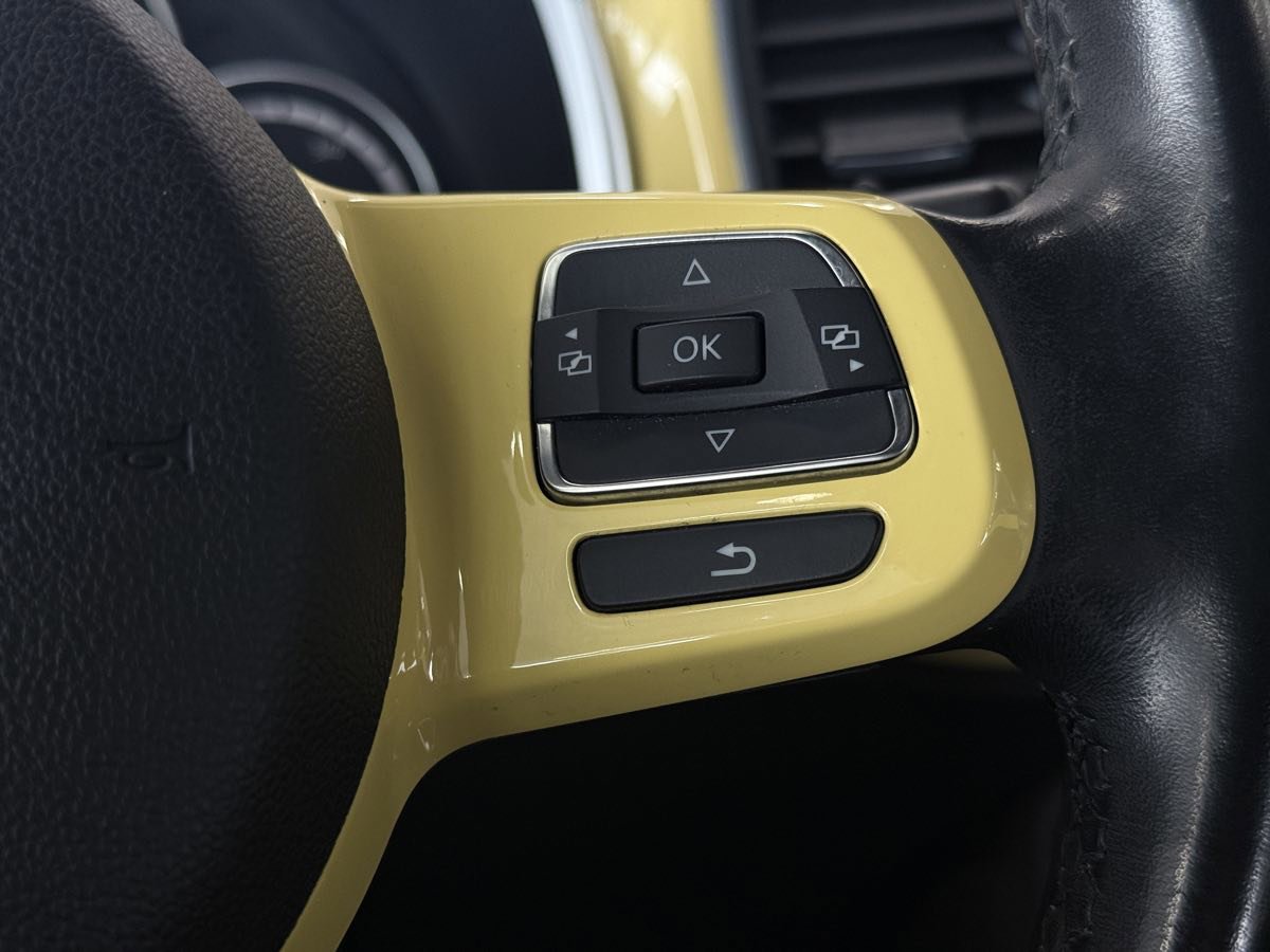 Used 2013 Volkswagen Beetle 2.5 image 40