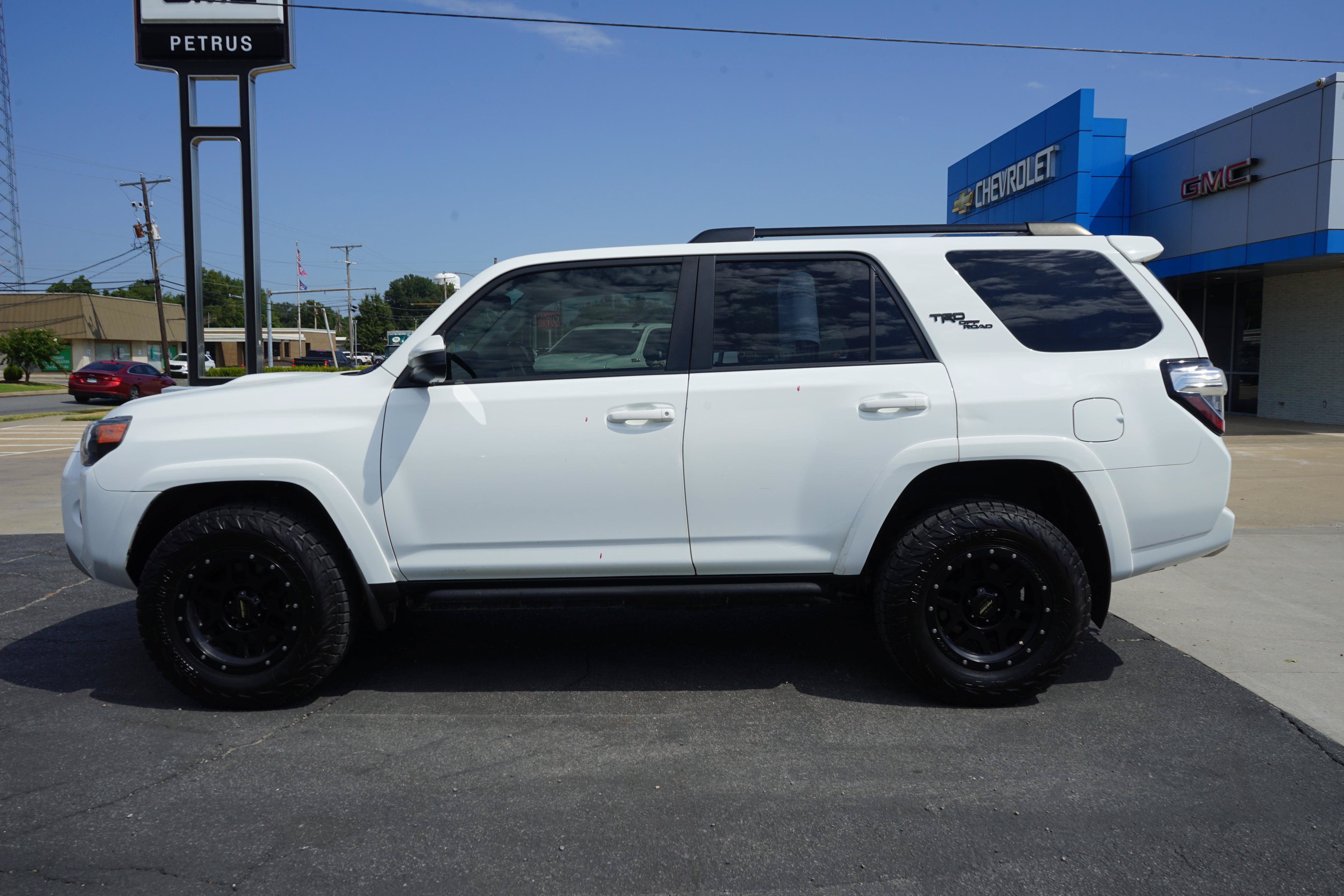 Used 2021 Toyota 4Runner TRD Off-Road AWD/4WD image 2