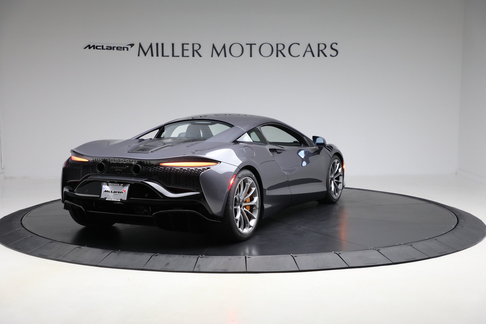 New 2025 McLaren Artura RWD image 7