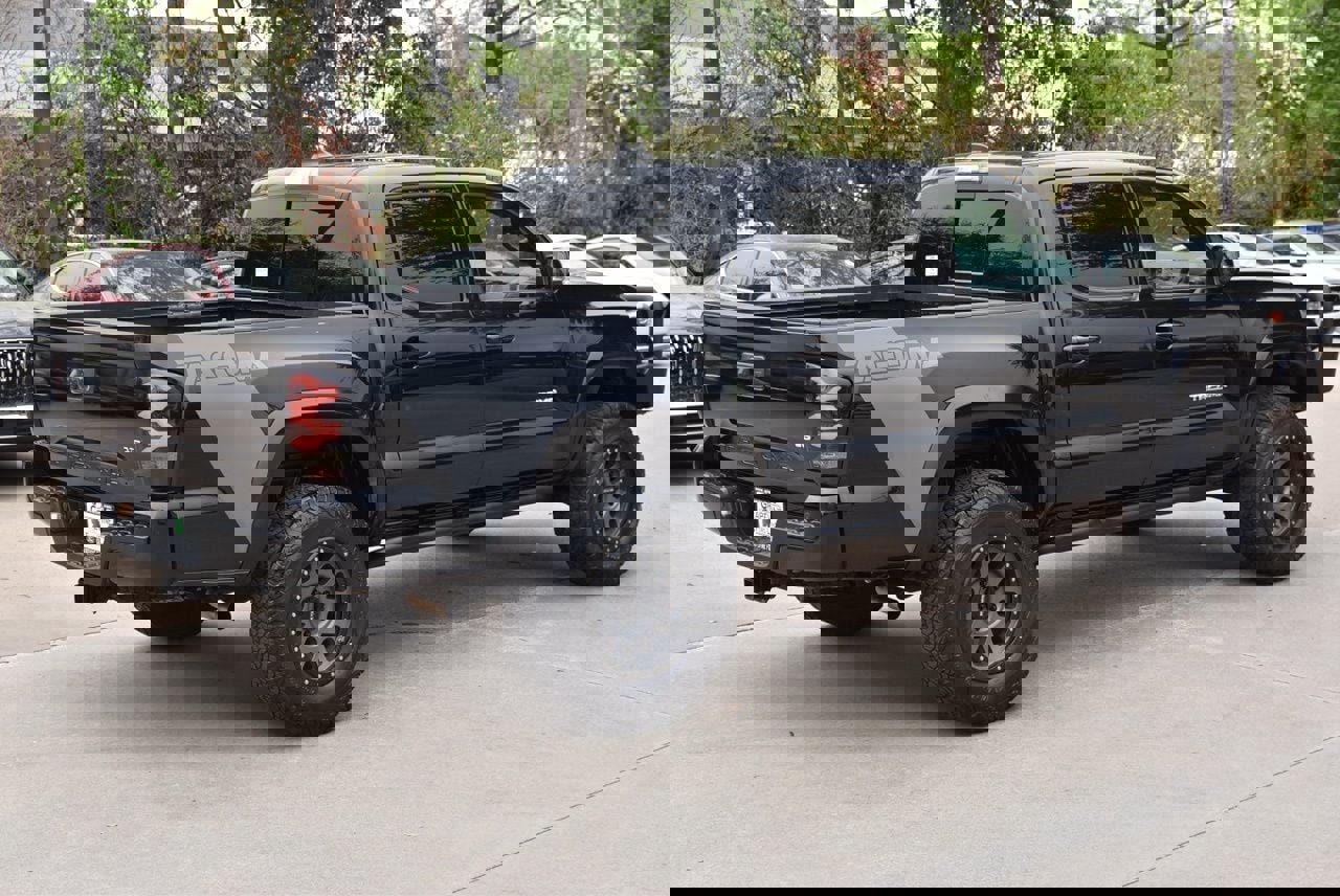 Used 2019 Toyota Tacoma TRD Sport w/ Technology Package image 7