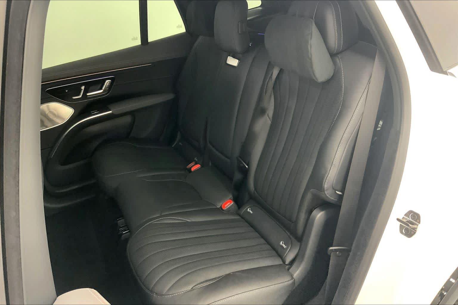 New 2027 Mercedes-Benz EQS 400 4MATIC SUV image 6