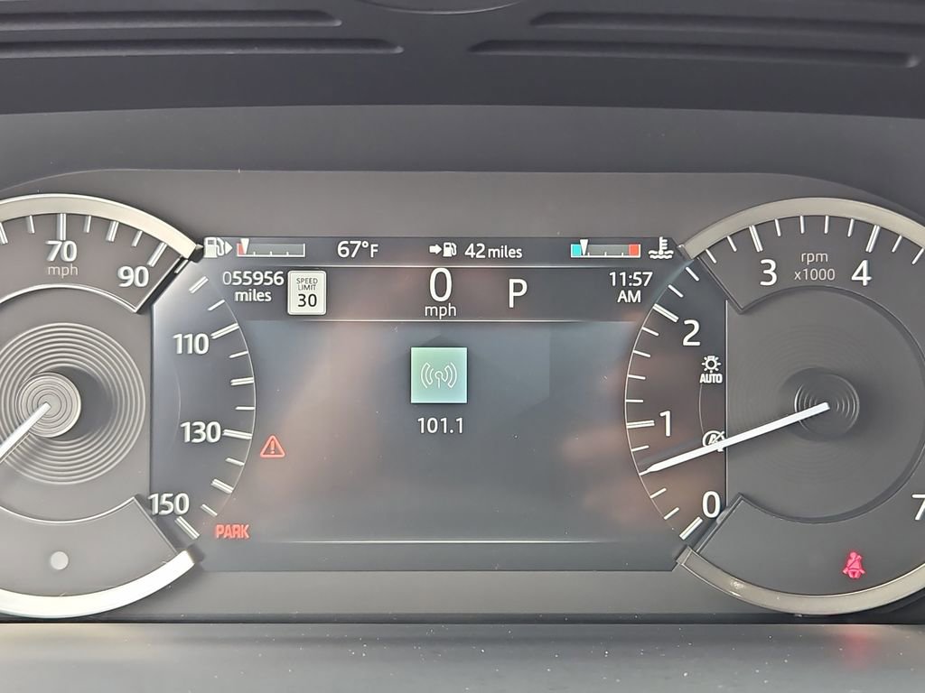Used 2023 Land Rover Discovery HSE R-Dynamic AWD/4WD image 13