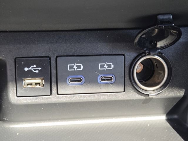 Used 2022 Toyota Highlander XLE AWD/4WD image 8