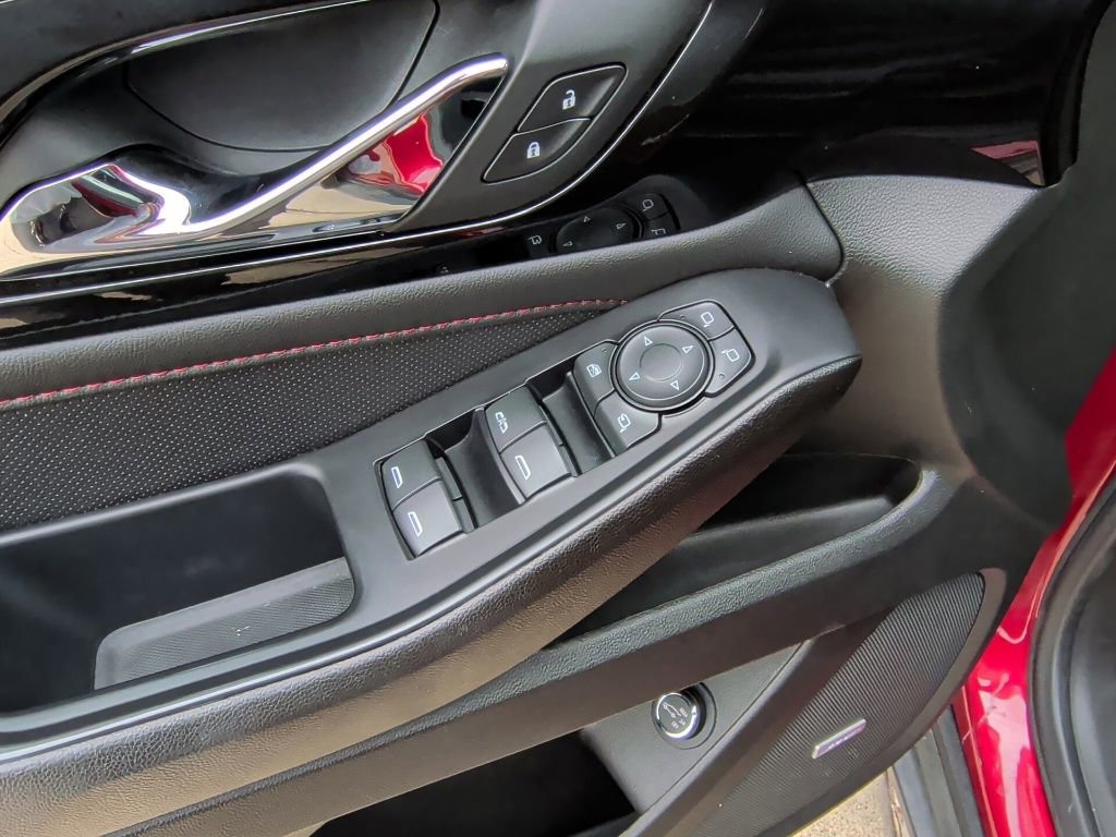 Used 2022 Chevrolet Traverse RS image 11