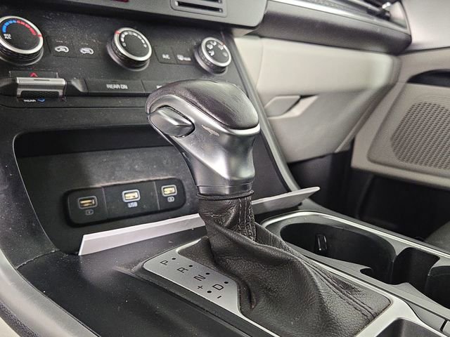 Used 2022 Kia Carnival LX image 20