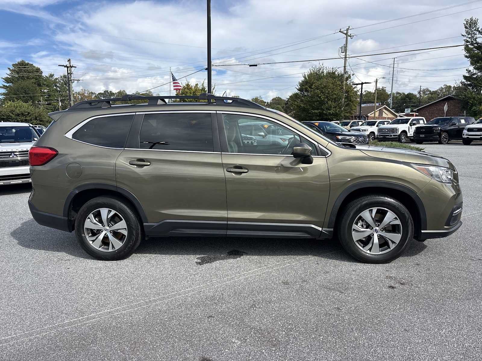 Used 2022 Subaru Ascent Premium w/ Convenience Package AWD/4WD image 5