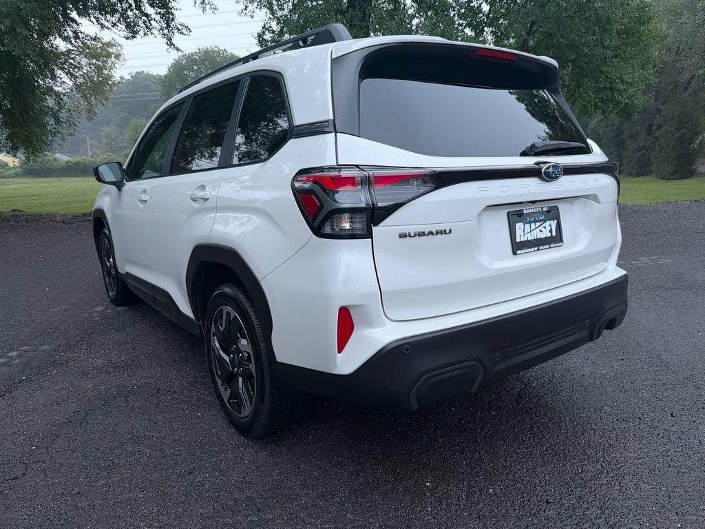 Used 2025 Subaru Forester Limited AWD/4WD image 6