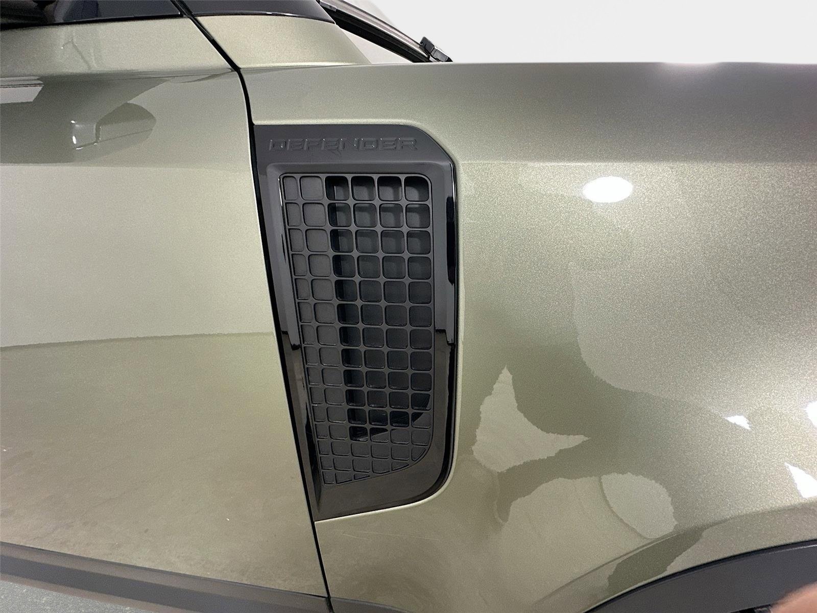 Used 2021 Land Rover Defender 90 First Edition image 8