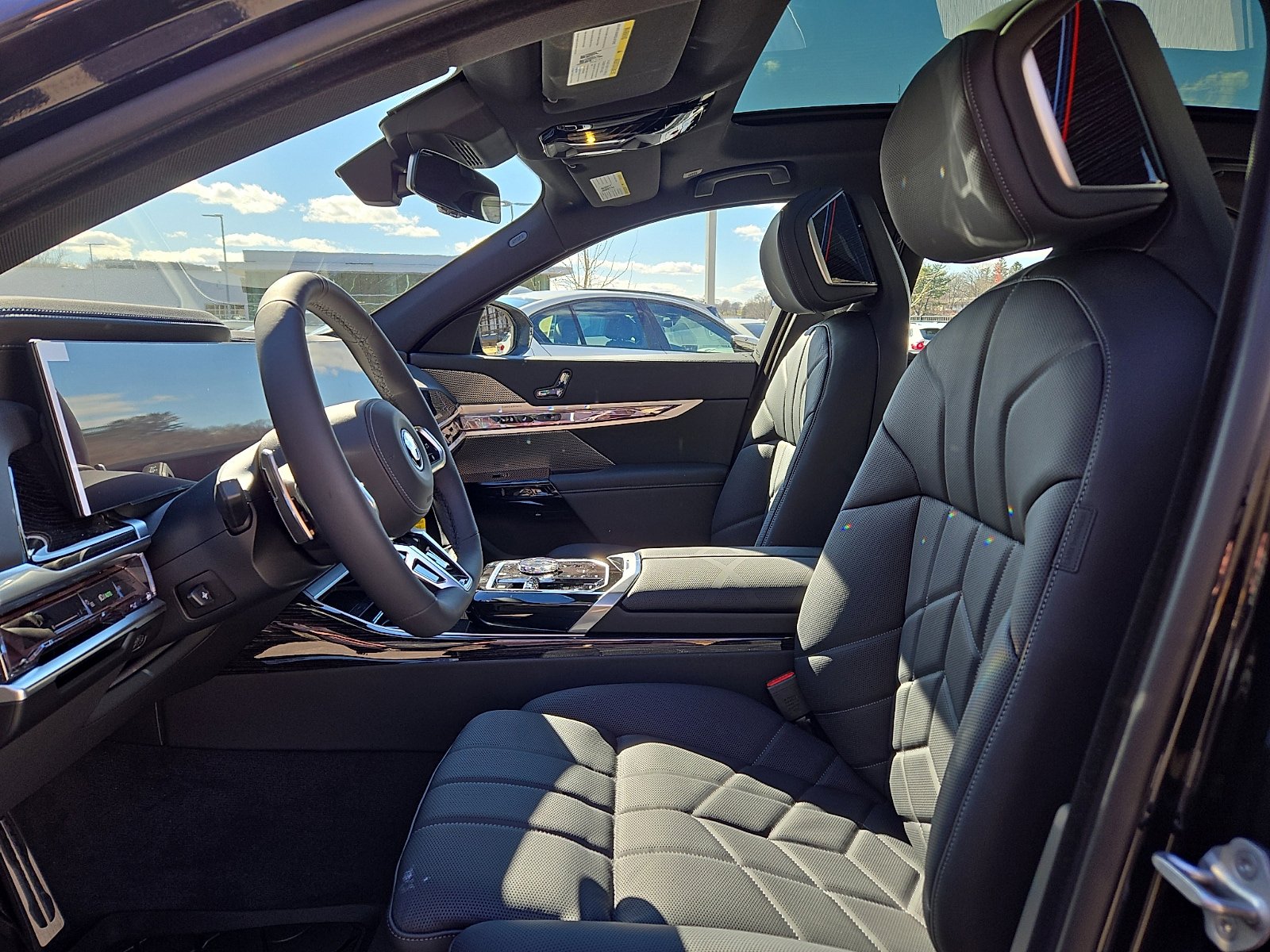 New 2026 BMW 750e xDrive AWD/4WD image 6