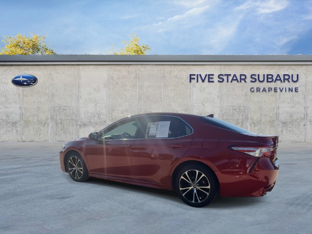 Used 2020 Toyota Camry SE FWD image 6