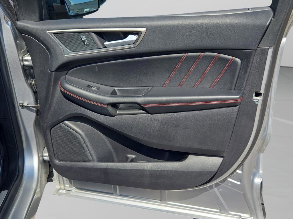 Used 2021 Ford Edge ST-Line image 30