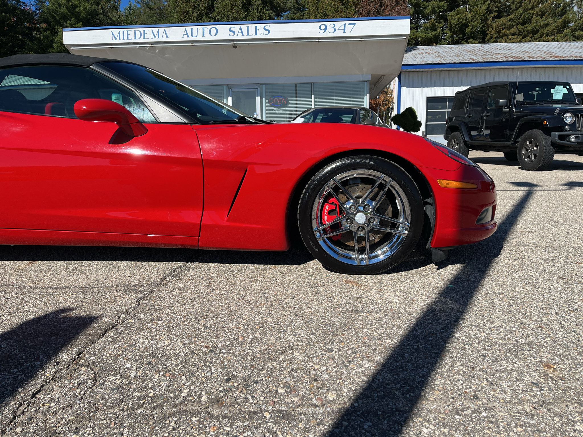 Used 2007 Chevrolet Corvette Convertible w/ Preferred Equipment Group RWD image 7