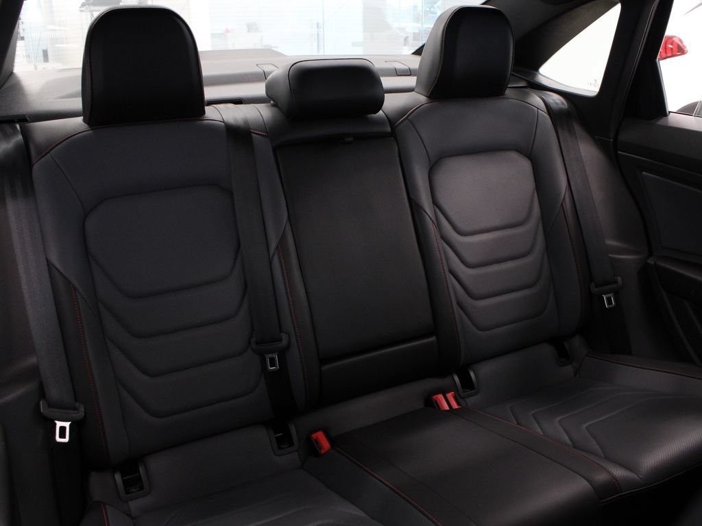 Used 2025 Volkswagen Jetta GLI Autobahn FWD image 28