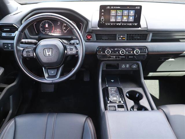 Used 2025 Honda Pilot TrailSport image 25