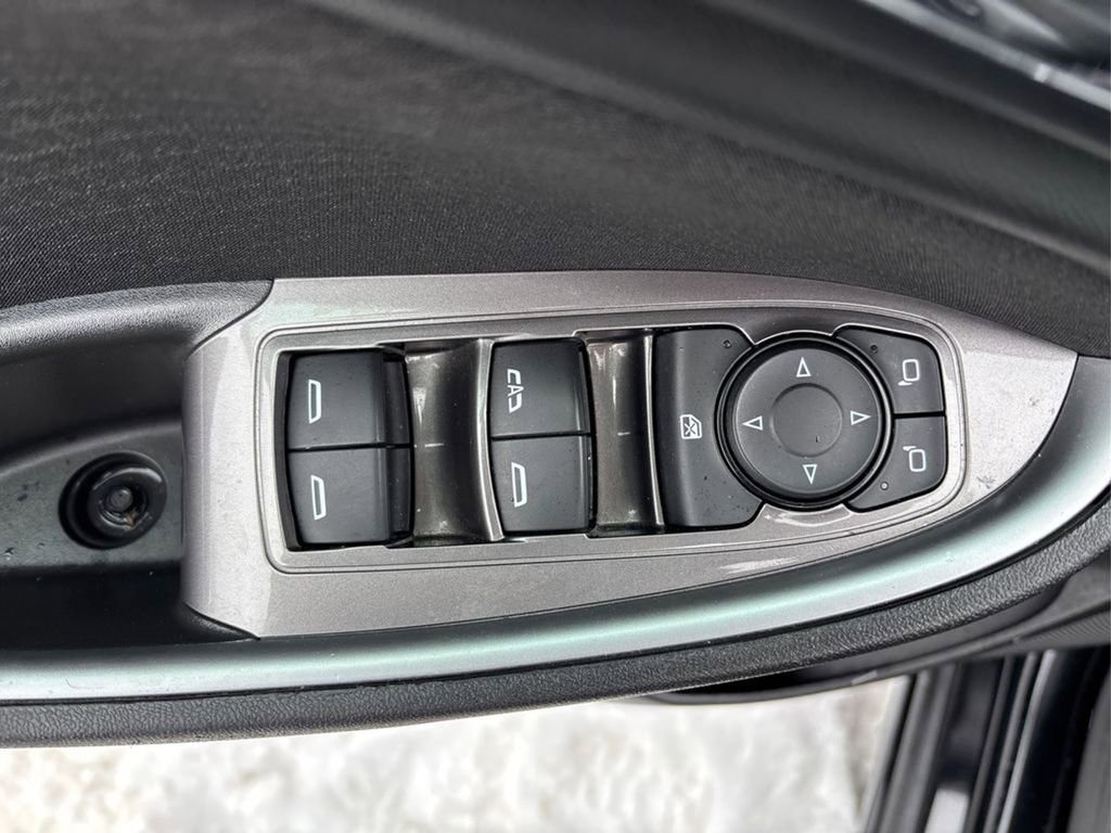 Used 2025 Chevrolet Malibu LT FWD image 33