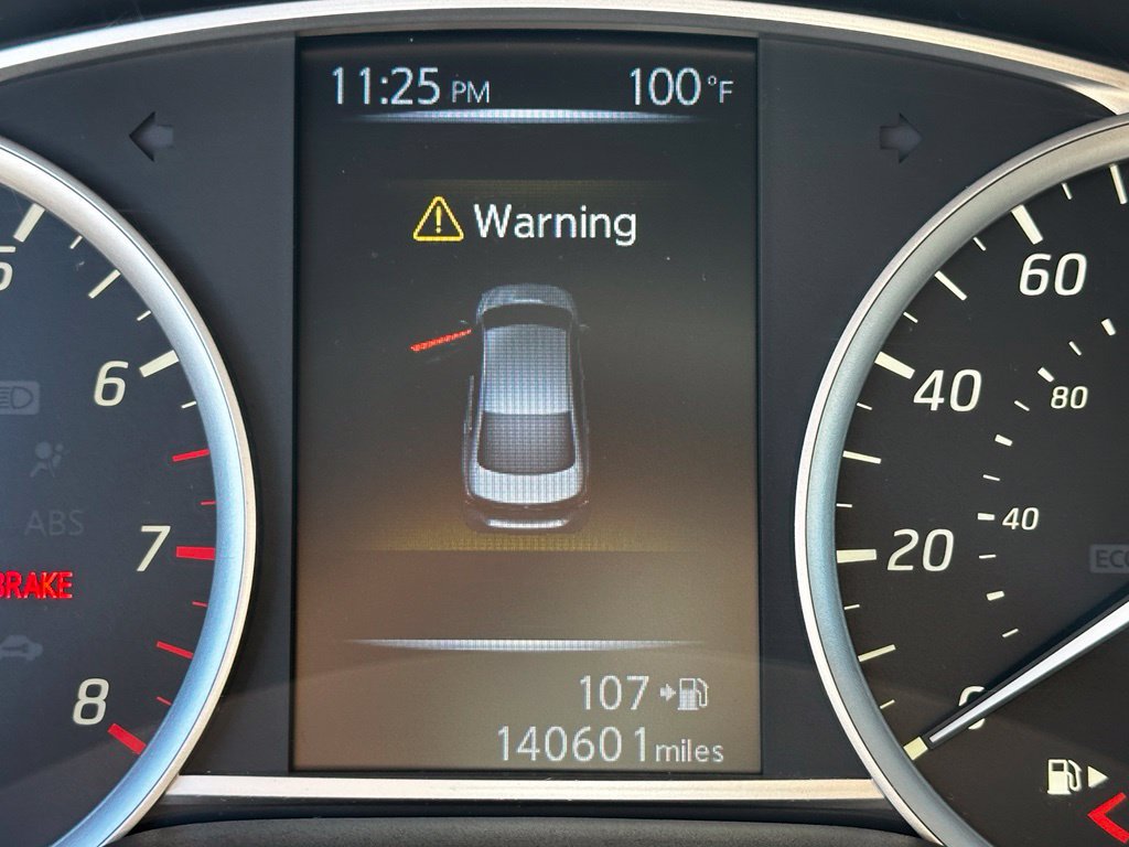 Used 2017 Nissan Sentra SR Turbo w/ SR Midnight Edition FWD image 25