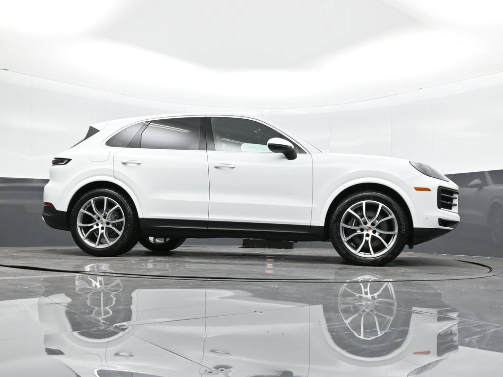 Certified 2026 Porsche Cayenne AWD/4WD image 39