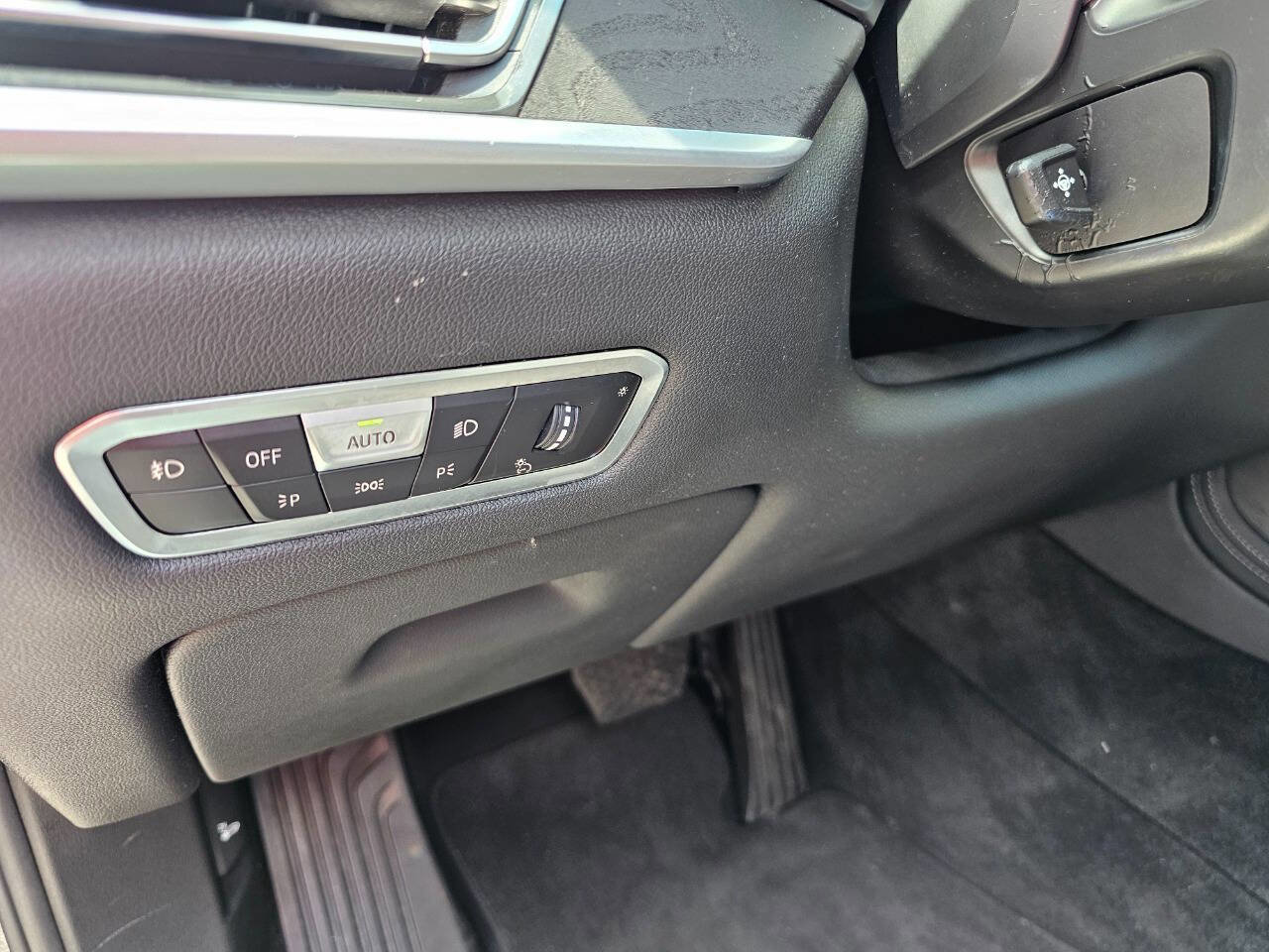 Used 2021 BMW X7 xDrive40i w/ Premium Package image 17