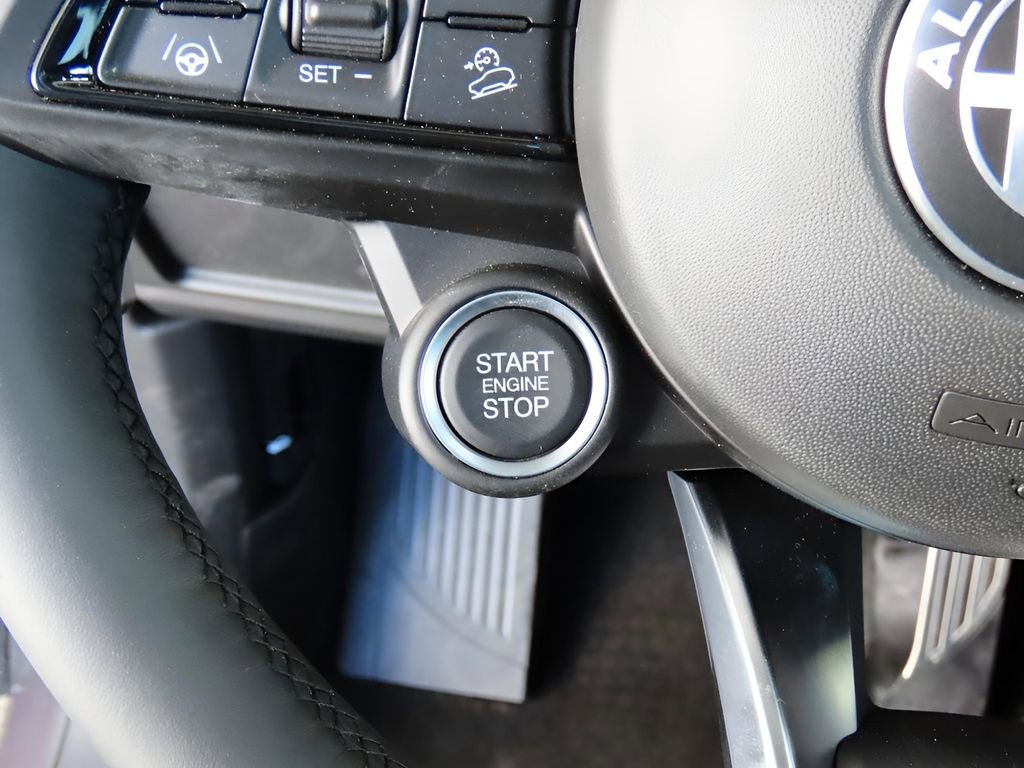 New 2025 Alfa Romeo Stelvio Sprint w/ Convenience Package image 32