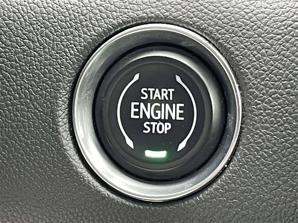 Used 2024 GMC Acadia Elevation image 29