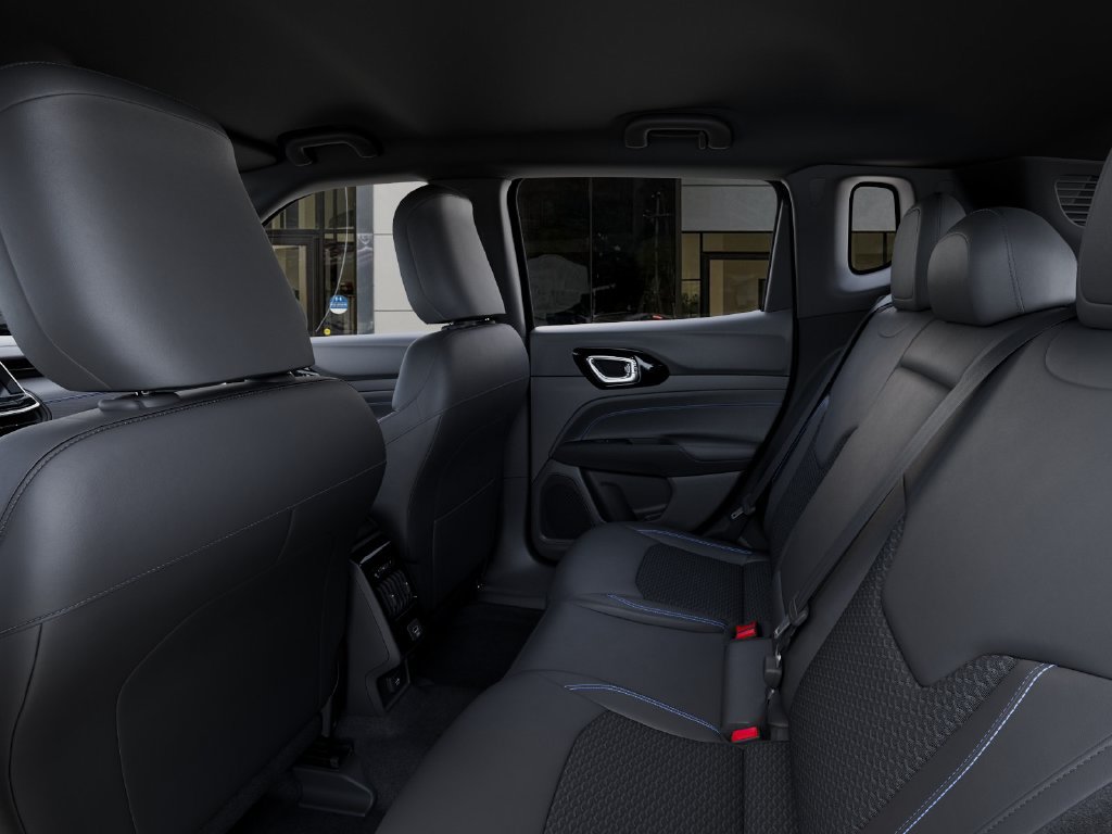 New 2026 Jeep Compass Latitude AWD/4WD image 23