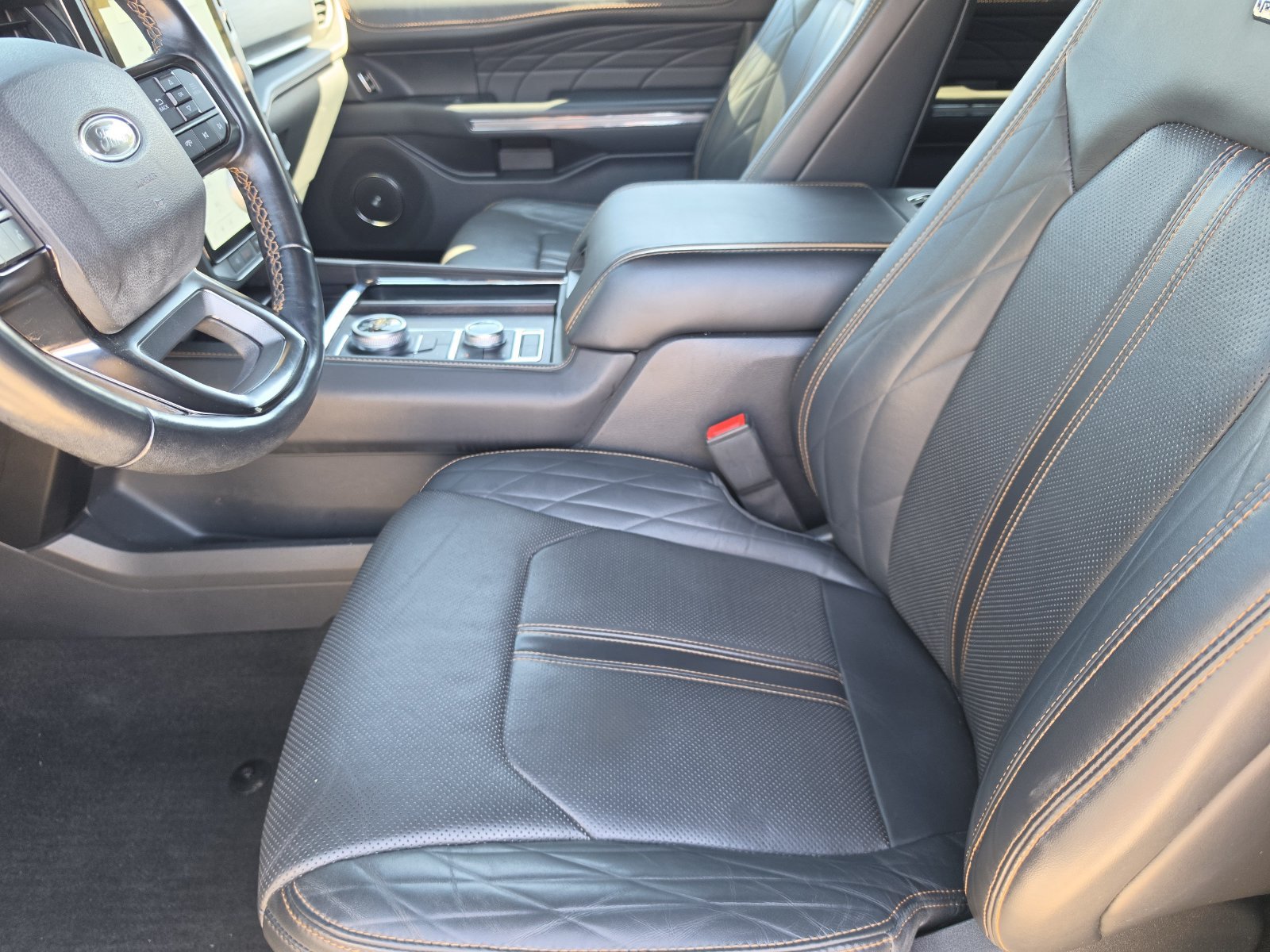 Used 2024 Ford Expedition Platinum AWD/4WD image 12