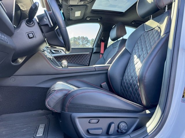 Used 2023 Genesis G70 3.3T w/ Sport Prestige Package image 27