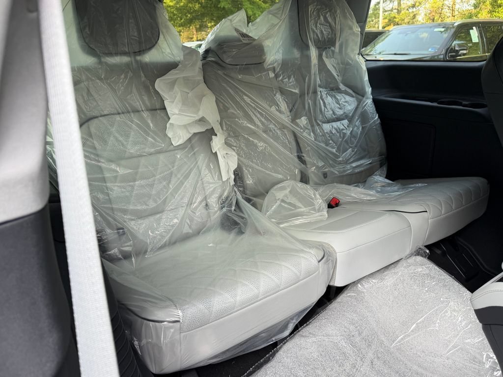 New 2026 Lincoln Navigator Black Label AWD/4WD image 21