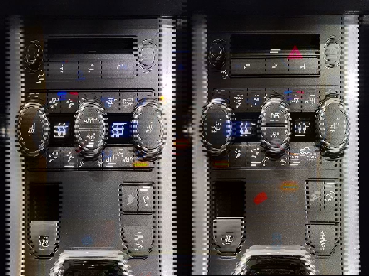 Used 2016 Land Rover Range Rover Evoque SE Premium image 37