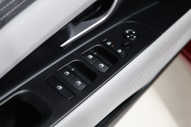 Certified 2025 Hyundai Elantra Limited image 16