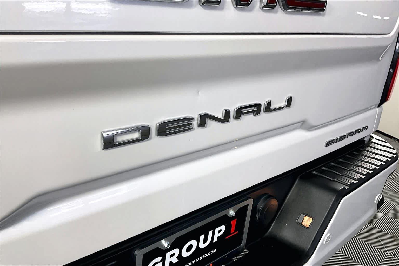 Used 2024 GMC Sierra 2500 Denali w/ Denali Reserve Package AWD/4WD image 10