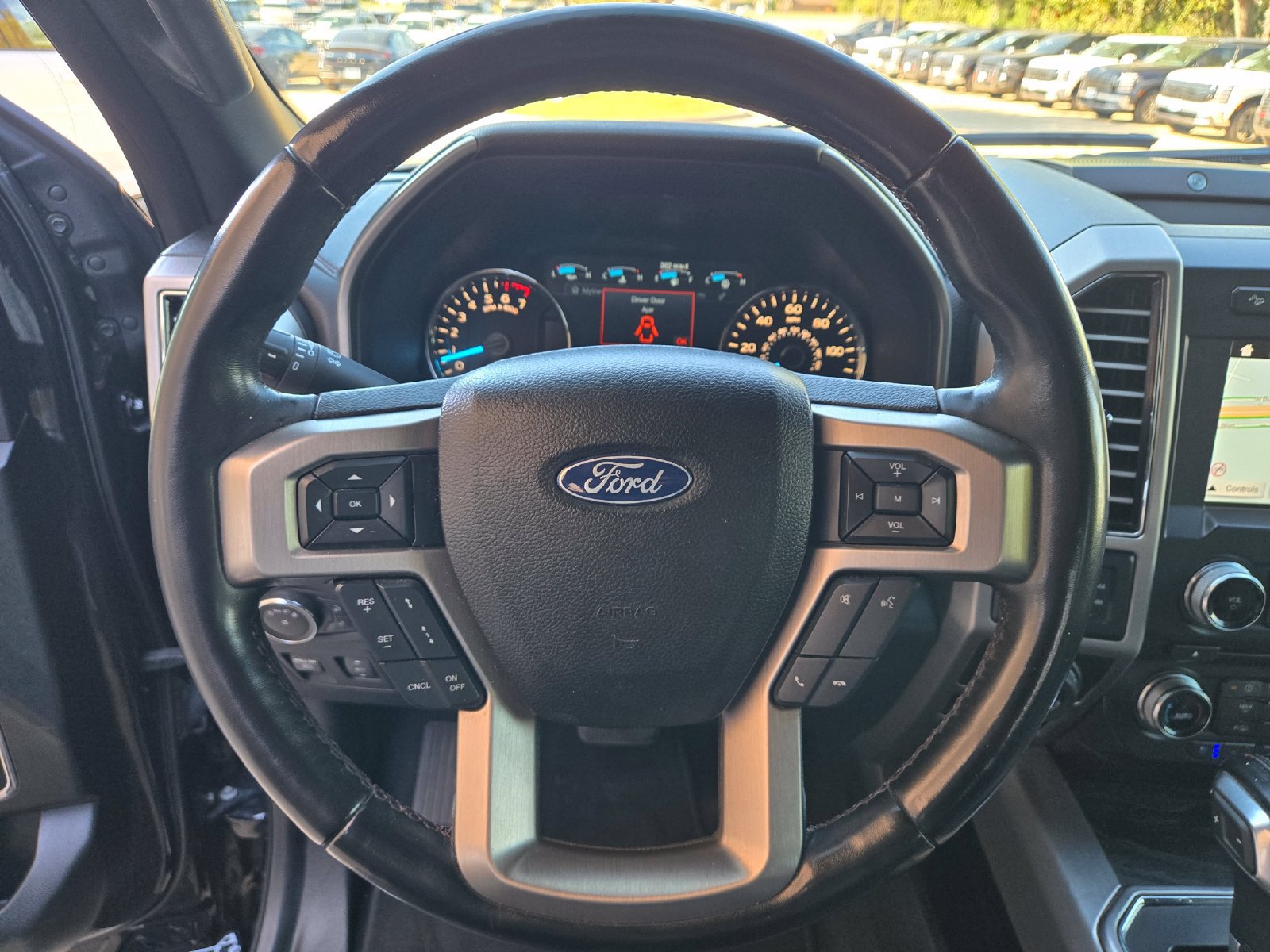 Used 2018 Ford F150 Platinum w/ Equipment Group 701A Luxury AWD/4WD image 11
