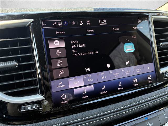 Used 2022 Chrysler Pacifica Touring-L AWD/4WD image 14