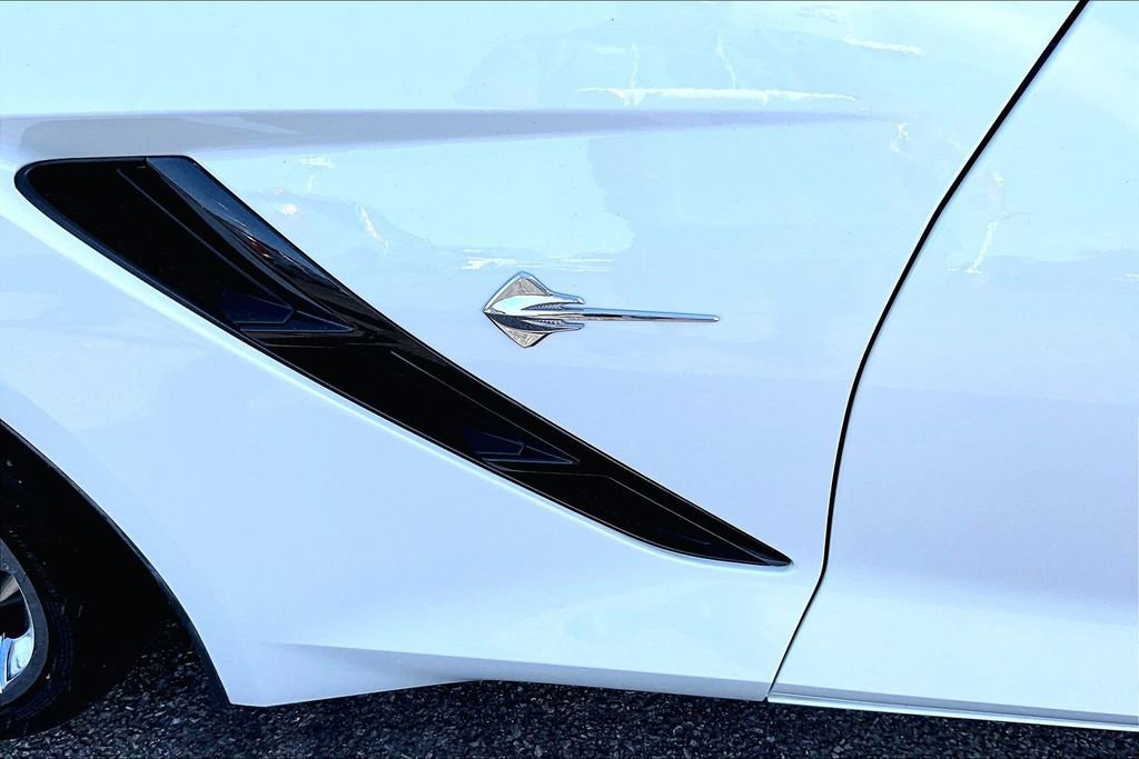 Used 2018 Chevrolet Corvette Stingray Coupe w/ 1LT image 7